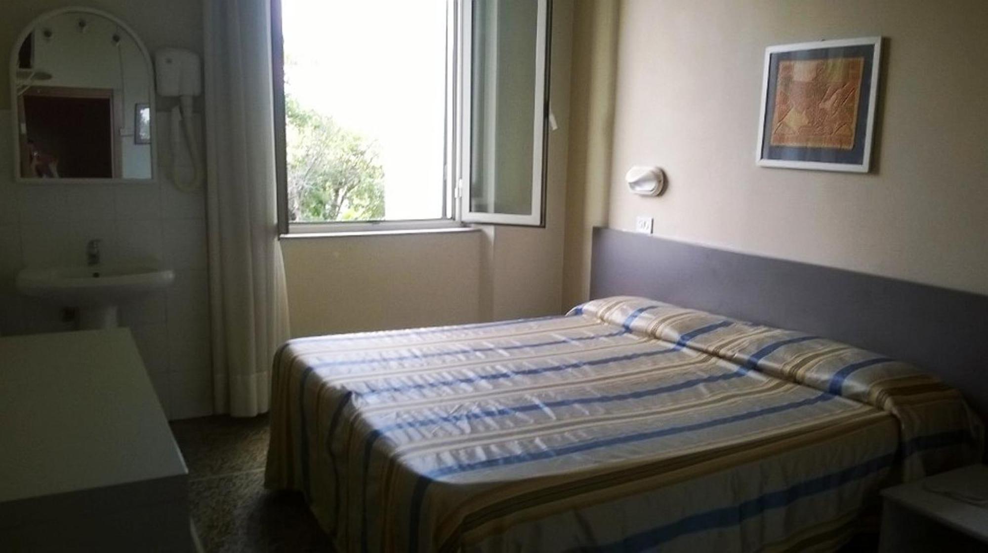 Hotel Moderno Pisa Room photo