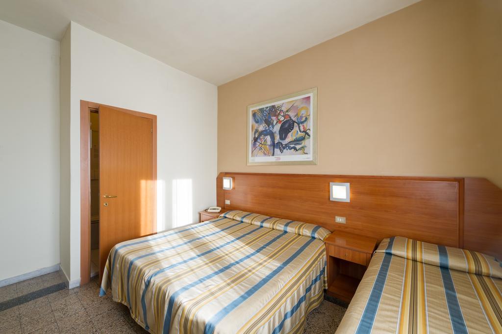 Hotel Moderno Pisa Exterior photo