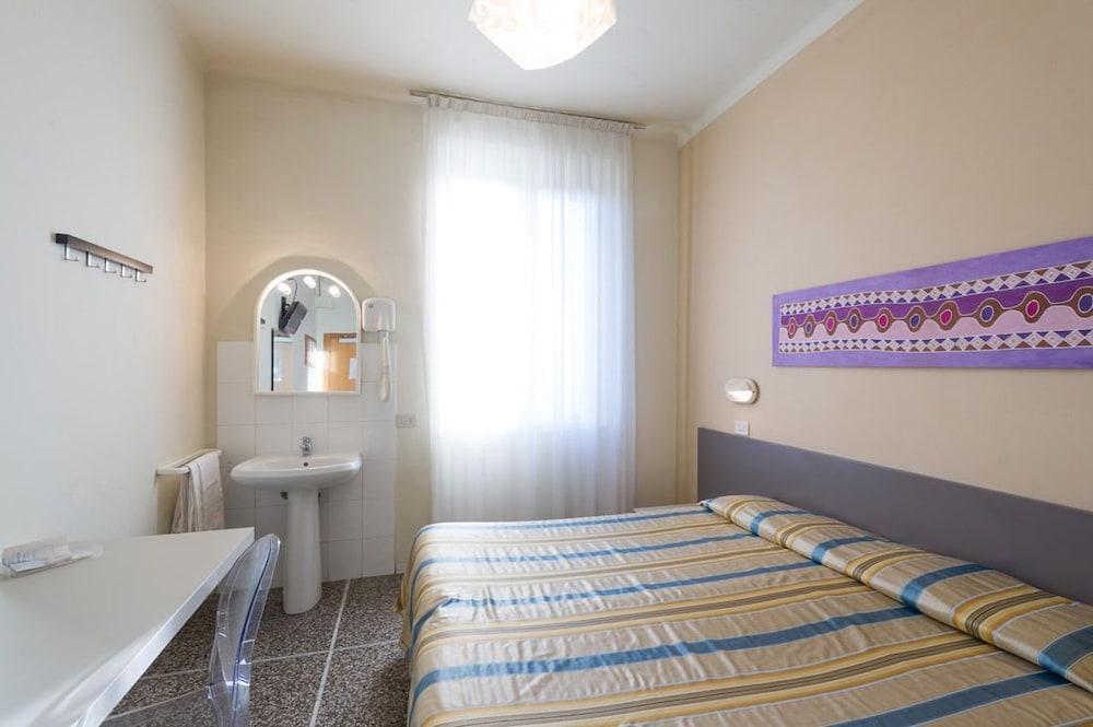 Hotel Moderno Pisa Exterior photo