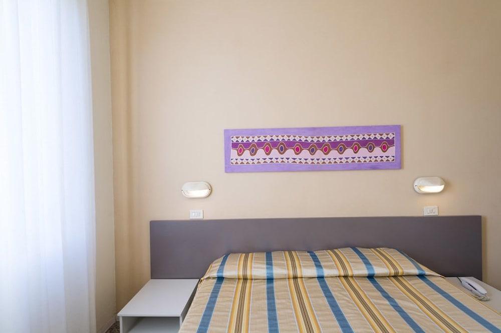 Hotel Moderno Pisa Exterior photo