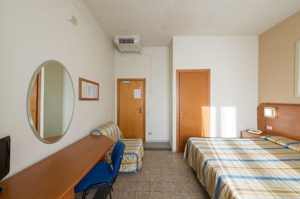 Hotel Moderno Pisa Exterior photo