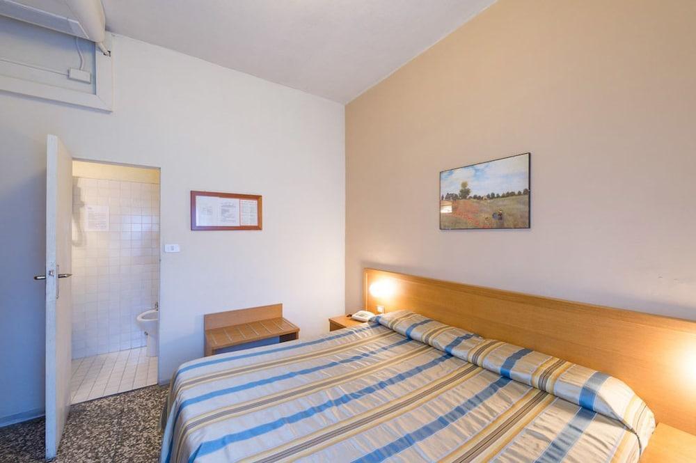 Hotel Moderno Pisa Exterior photo