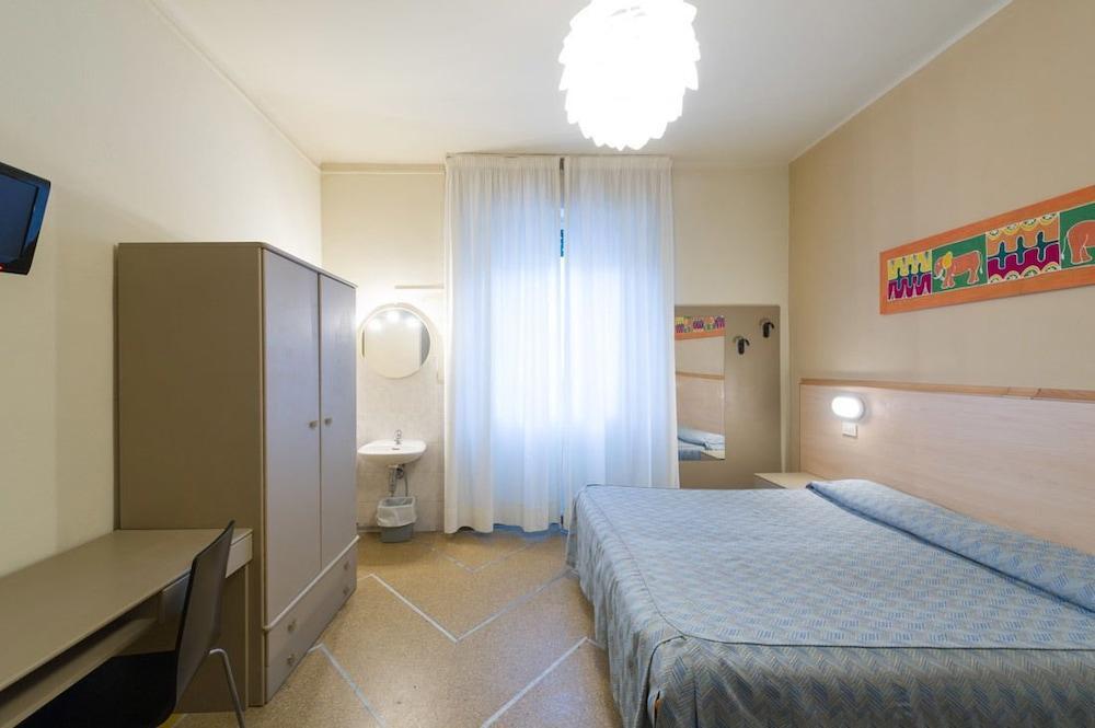 Hotel Moderno Pisa Exterior photo