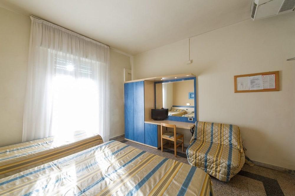 Hotel Moderno Pisa Exterior photo