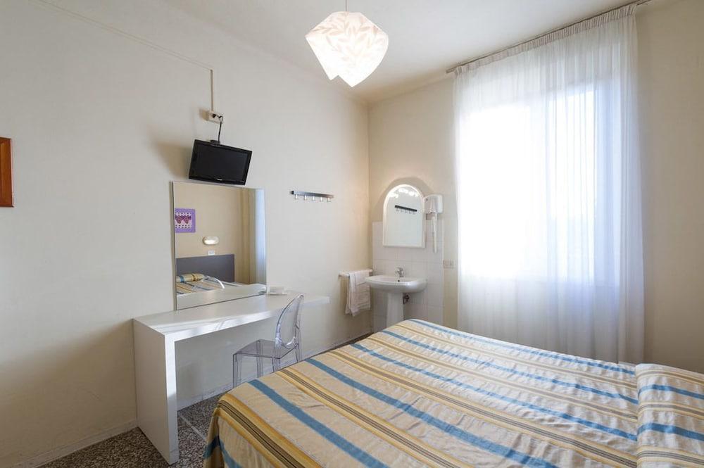 Hotel Moderno Pisa Exterior photo