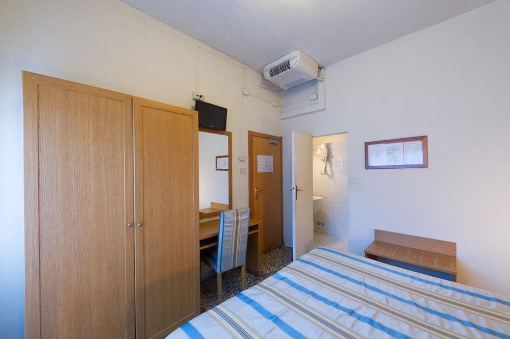 Hotel Moderno Pisa Exterior photo
