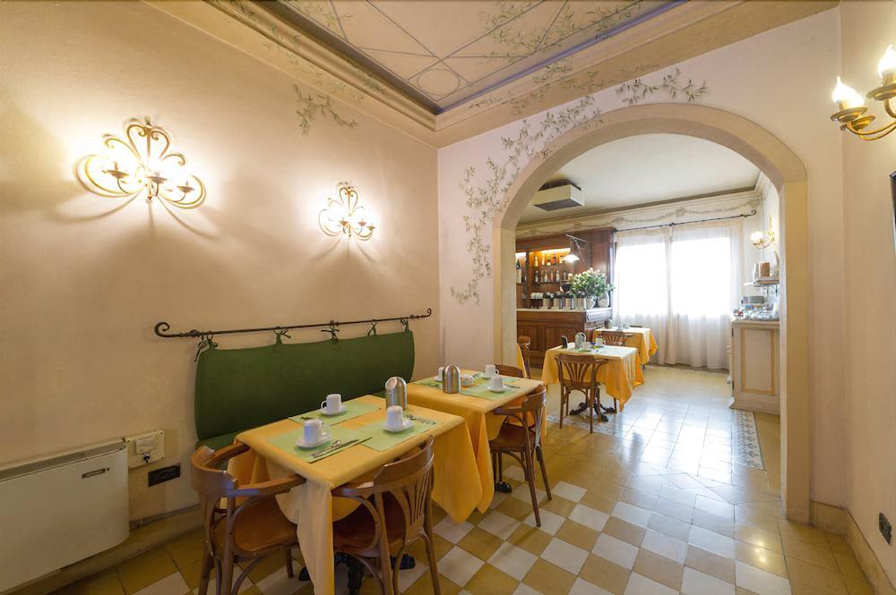 Hotel Moderno Pisa Exterior photo